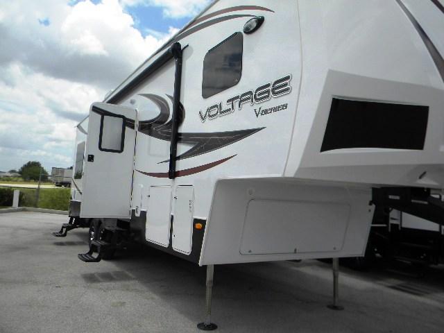 New 2013 Dutchmen VOLTAGE V-SERIES 3005 Fifth Wheel Toyhauler For Sale